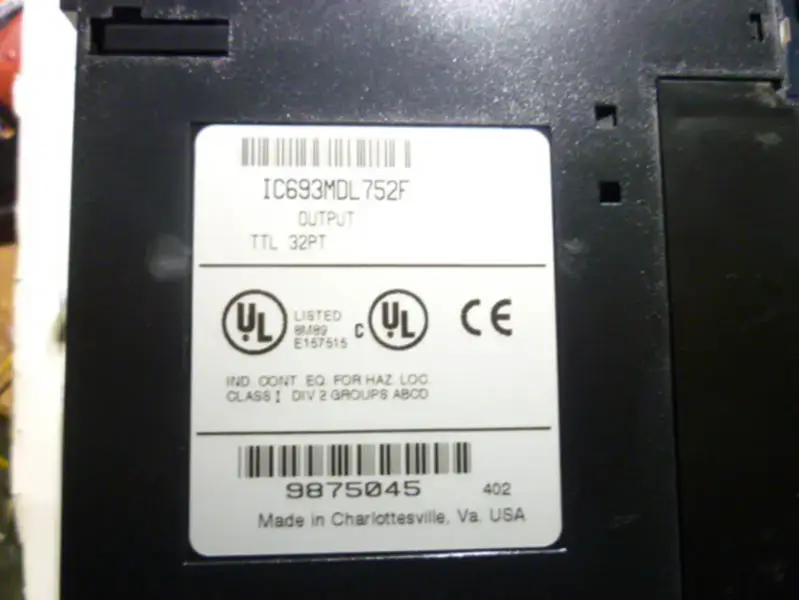 GE Fanuc PLC seria 90-30 IC693MDL752F