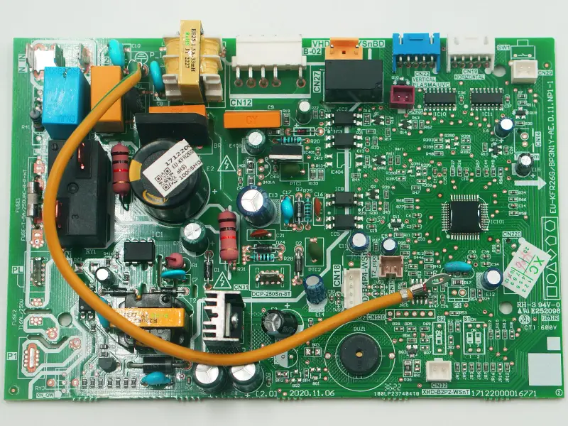 EU-KFR26G/BP3N1Y-AE.D.11.NP1-1 Circuit PCB 17122000016771 Placa de control a unității de interior Midea