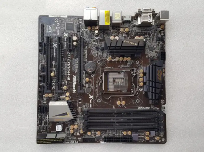 ASROCK Z77 Extreme4-M Intel LGA 1155 DDR3 Placă de bază Z77 MATX