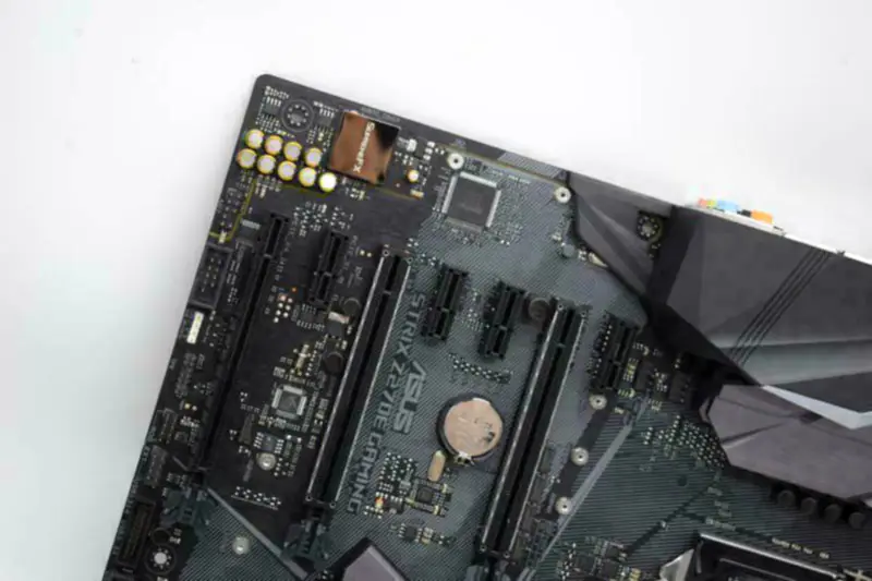 Placa de bază Asus STRIXZ270EGAMING
