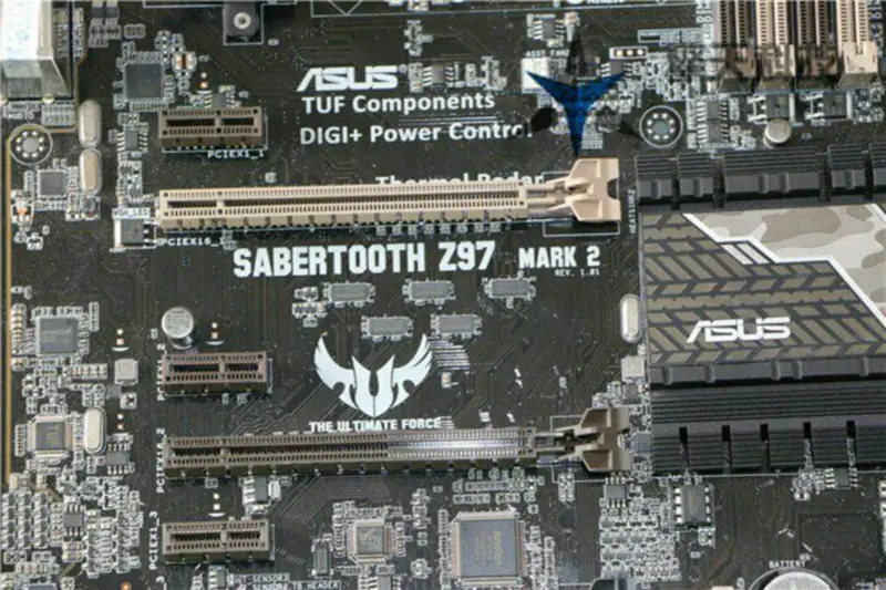 Placa de bază Asus SABERTOOTHZ97