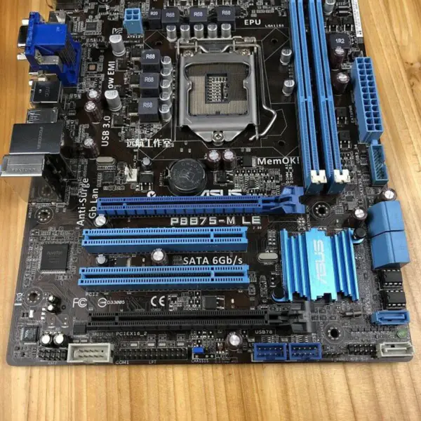 Placa de bază Asus P8B75-MLE
