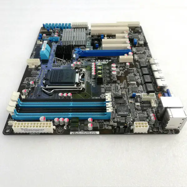 Placa de bază Asus P9D-E/4L
