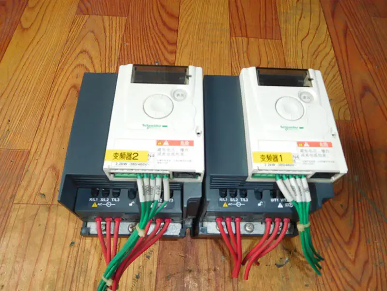 Schneider Seria ATV303 ATV303HU22N4 2.2kw 380V