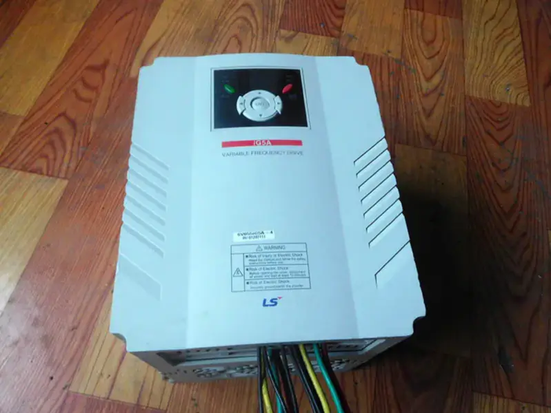 Invertor LS SV055IG5A-4