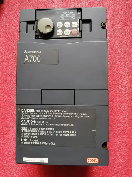 Mitsubishi seria A740 FR-A740-1.5K-CHT 1.5KW 380V