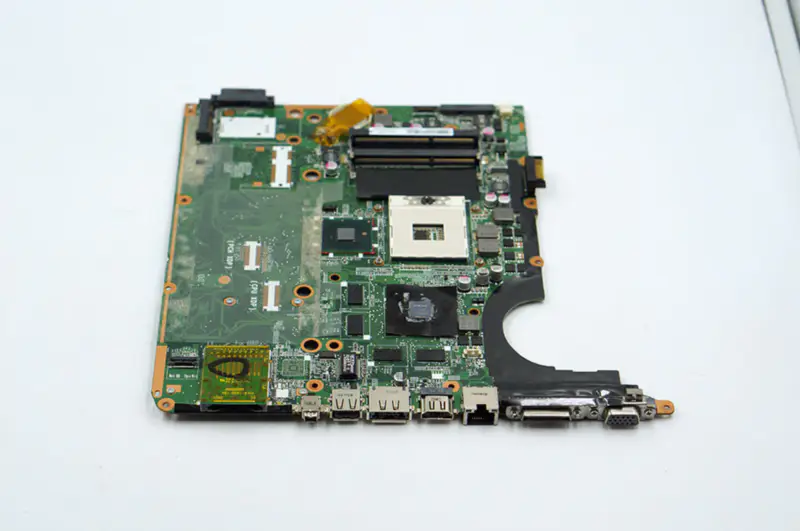 HP Plavilion DV7-3000 DV7T-3000 605698-001 DA0UP6MB6F0 Placă de bază GT320M