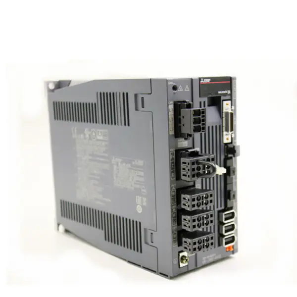 Mitsubishi MR-J4W3-444B ac Servo Amplificator Japonia motor exterior