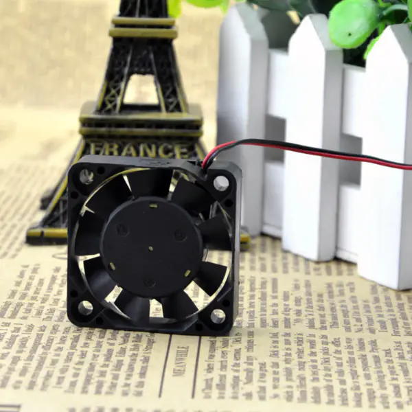 1606KL-04W-B69 nou Minebea 4015 12V 0.15A 4CM ventilator de răcire