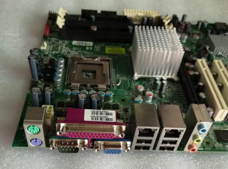 Placa de bază industrială RUBY-9715VG2AR-N