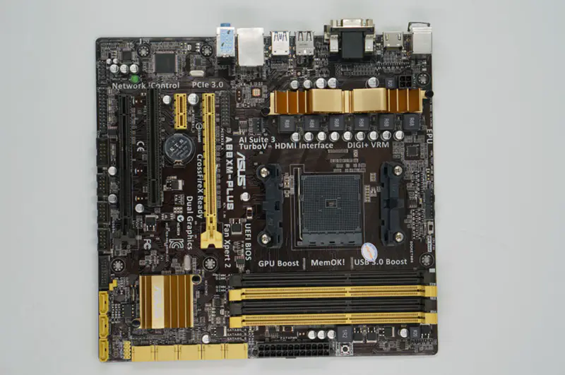 Placa de bază Asus A88XM-PLUS DDR3 32G M-ATX