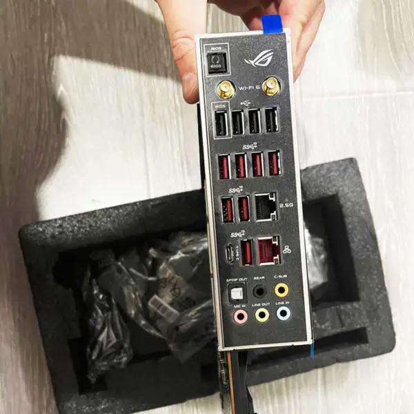 Placa de bază pentru jocuri Asus Rog Strix Trx40-e