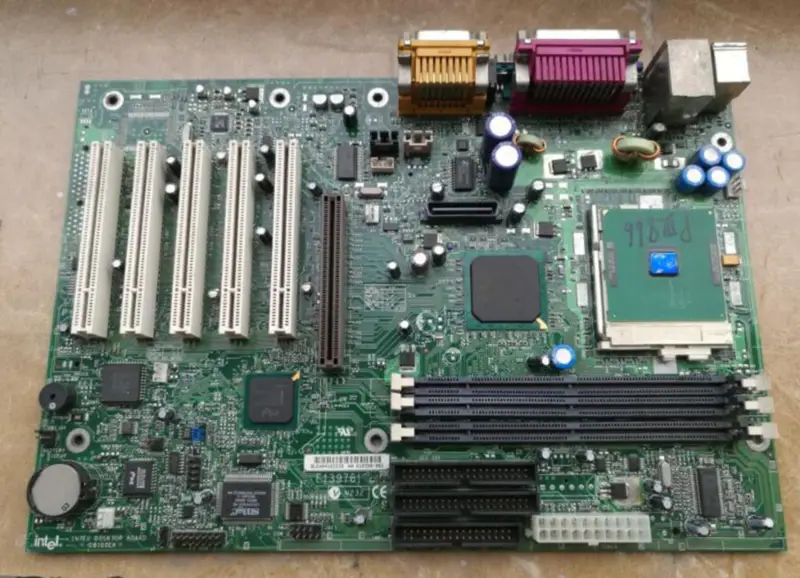 Placa de bază pentru echipamente industriale Intel D815EEA