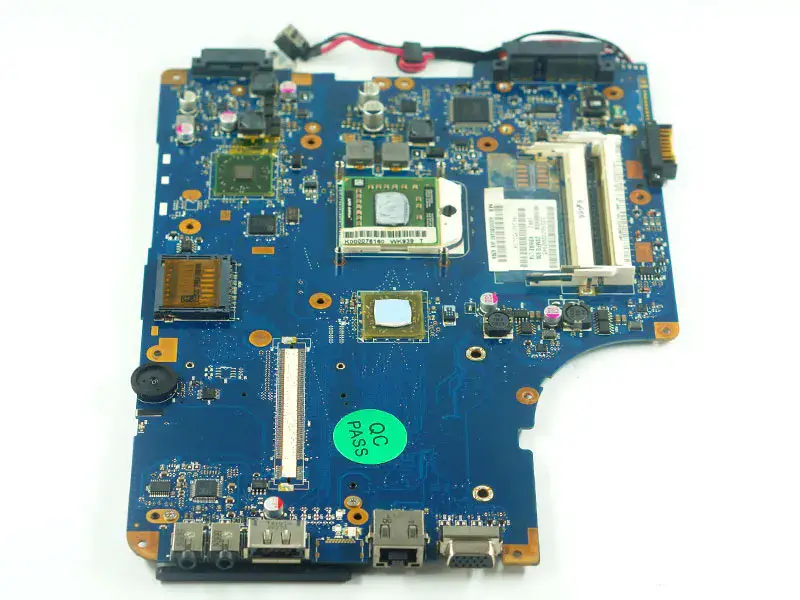 Toshiba Satellite 17'' L500D L505D NSWAE LA-5332P K000093250 Placă de bază