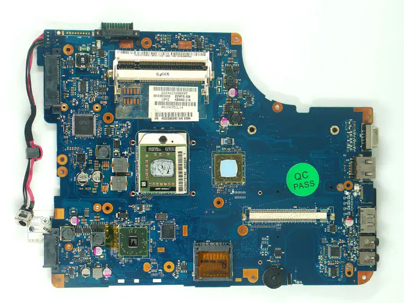 Toshiba Satellite 17'' L500D L505D NSWAE LA-5332P K000093250 Placă de bază