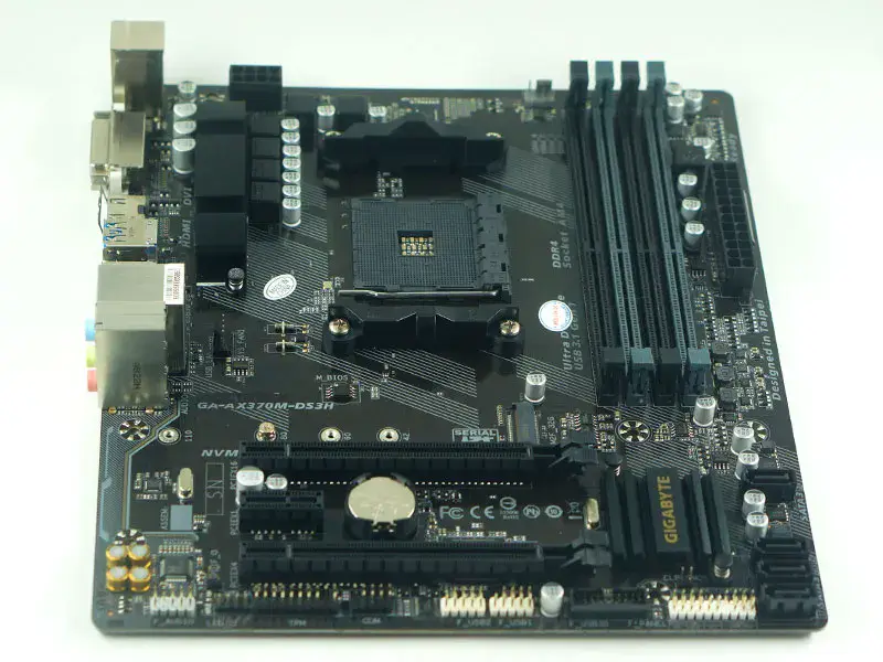 Placă de bază GIGABYTE GA-AX370M-DS3H
