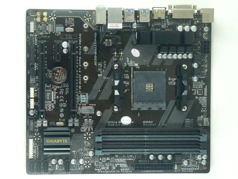 Placă de bază GIGABYTE GA-AX370M-DS3H