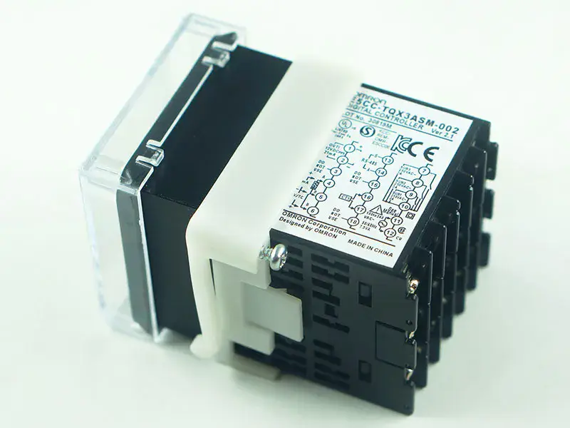 Regulator de temperatură Omron E5CC-TQX3ASM-002