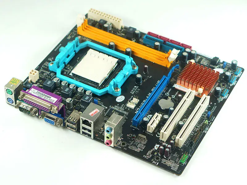 Placa de bază Asus M2N68-AM PLUS AM2/AM2+ uATX
