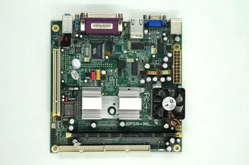Placa de bază VIA EPIA-ML8000AG EPIA-ML