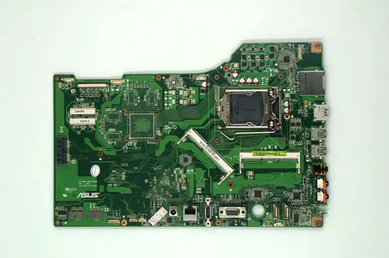 Placa de bază Asus ET2700I