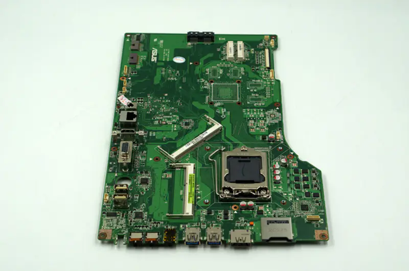 Placa de bază Asus ET2700I