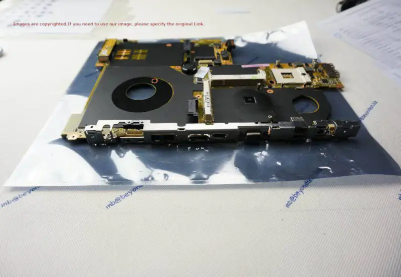Placa de bază Asus F8V