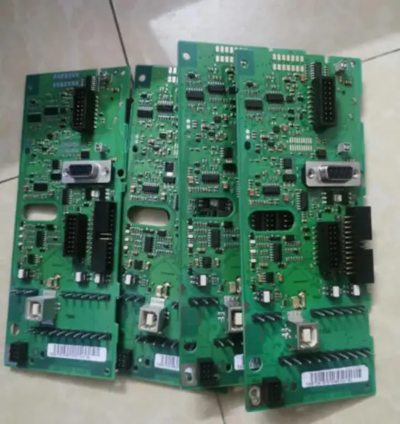 Invertor Danfoss seria FC302 Placa de bază de control CPU 130B7204 130B7129 130B7715 AT/07