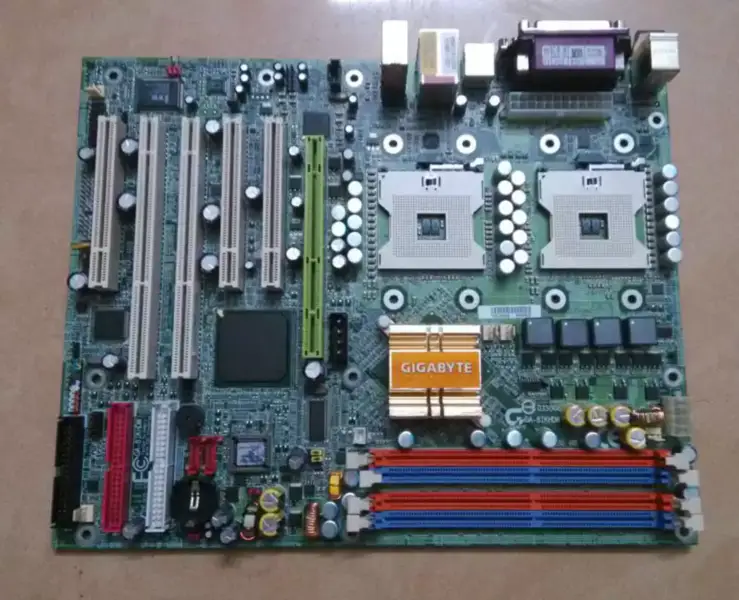 Placă de bază Gigabyte 8IKHDW