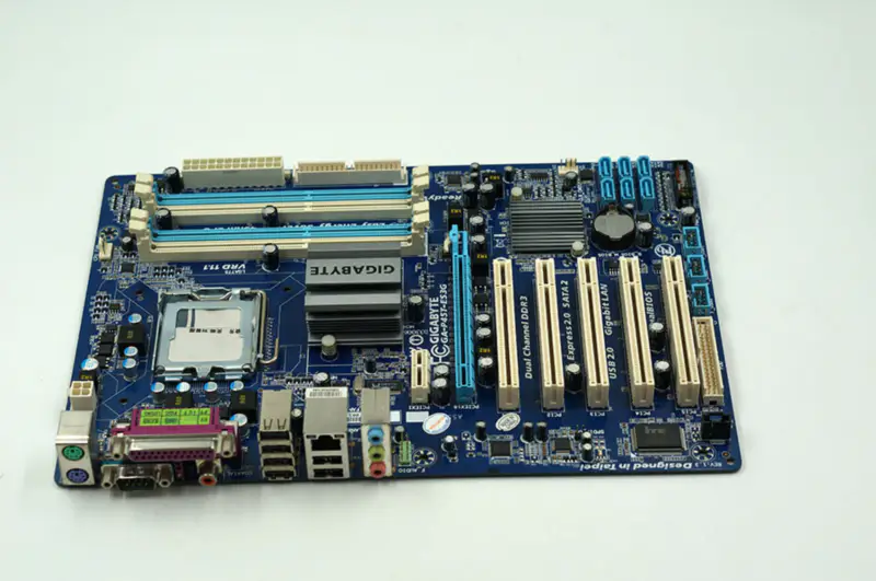 Placă de bază Gigabyte GA-P45T-ES3G P45T-ES3G P45 LGA 775 ATX
