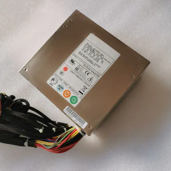 Sursă de alimentare cu comutare Zippy Emacs 500W HP2-6500PE