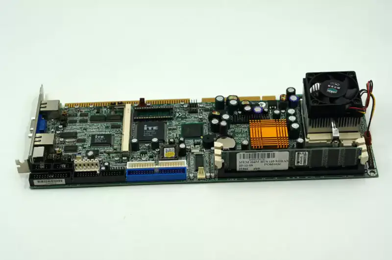 Placa de bază industrială Ibase IB745 cu CPU RAM și FAN