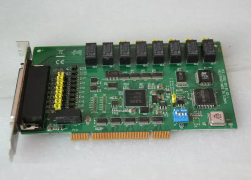 Advantech PCI-1760U REV.B1 A1 A2 8-ch releu și 8-ch intrare digitală izolată Card PCI universal