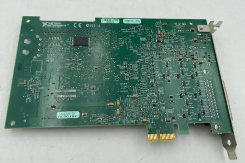 Placa NI PCIe-8255R DAQ cu interfață 1394B