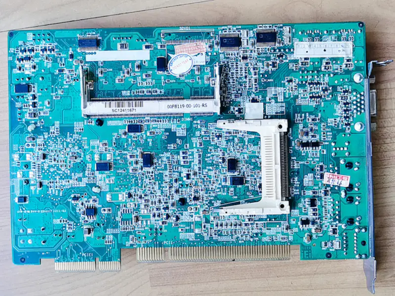 Placă de bază IEI PICOE-945GSE-N270-512MB-R10