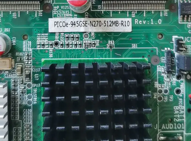 Placă de bază IEI PICOE-945GSE-N270-512MB-R10