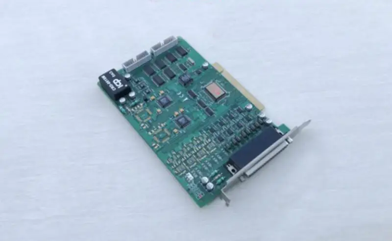 ICP DAS PIO-DA8 Universal PCI Bus 14 biți cu 8 canale de ieșire analogică