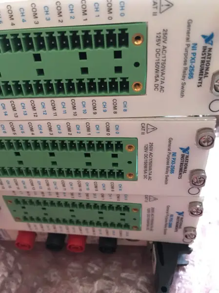 NI PXI-2565 777754-01 Modul releu PXI