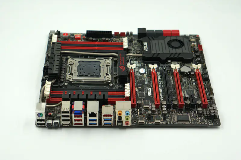 Placă de bază ASUS RAMPAGE IV EXTREME