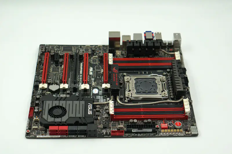 Placă de bază ASUS RAMPAGE IV EXTREME
