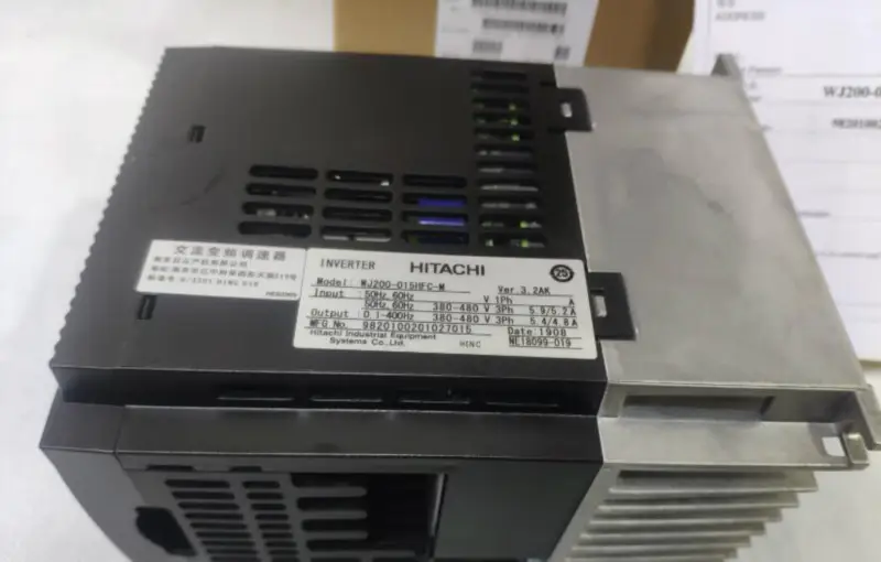 INVERTOR HITACHI WJ200-015HFC-M 1.5KW NOU