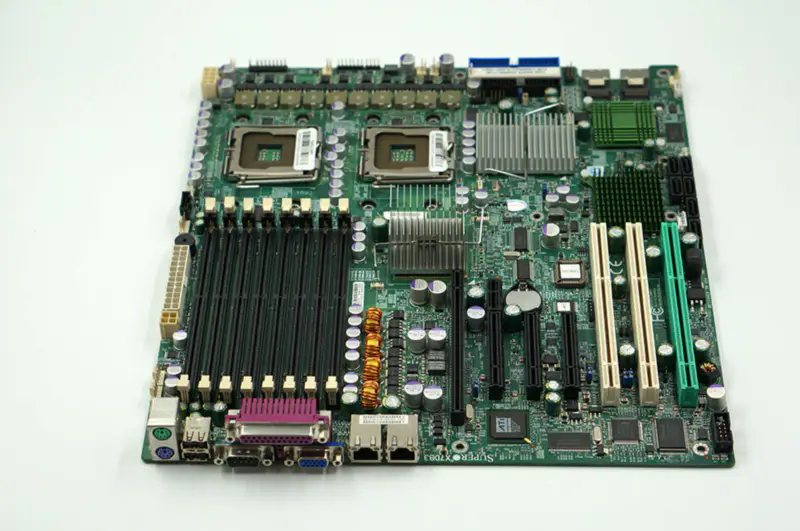 Placă de bază Supermicro X7DB3