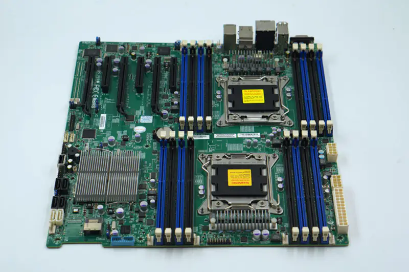 Placă de bază Supermicro X9DAI