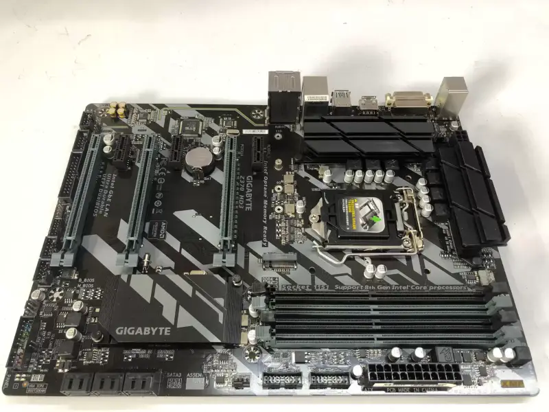 Placă de bază Gigabyte GA-Z370-HD3