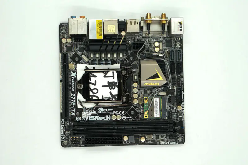 Placa de bază Asrock Z77E-ITX Z77 LGA1155 Mini-ITX