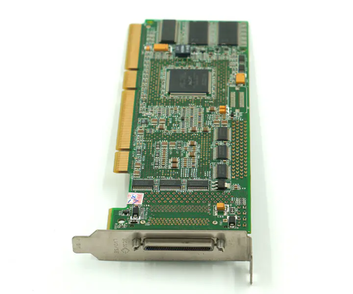 ADAPTEC ASR-2120S/64MB 320MB SCSI RAID card pentru ADAPTEC