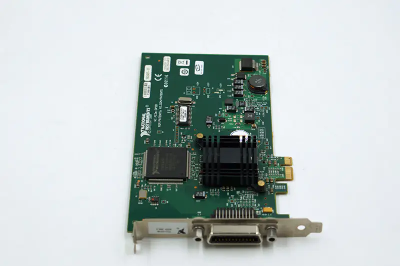 NI PCIe-GPIB card card de achiziție